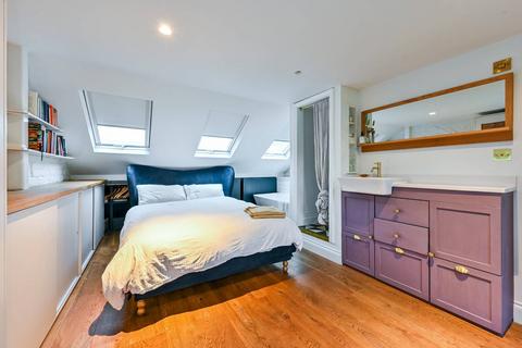 4 bedroom end of terrace house to rent, Eastway, Hackney, London, E9