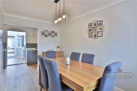 11 Broad Walk, Saltash, PL12 4NT