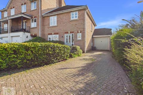 3 bedroom end of terrace house for sale, Willowherb Close, Chatham ME4