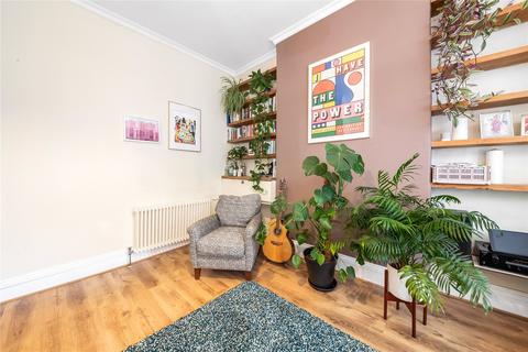 10b Rockmount Road, London, SE19 3ST