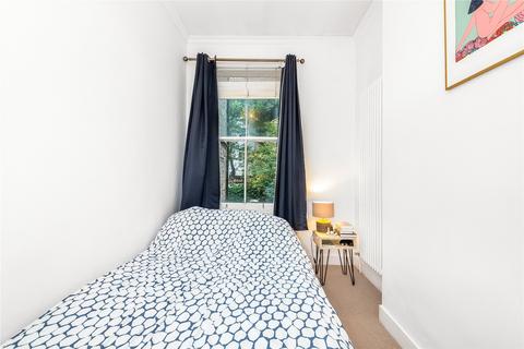 10b Rockmount Road, London, SE19 3ST