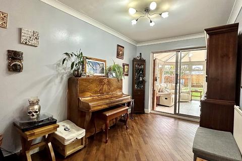 7 Wakehurst Drive, Northampton, NN4 0TN