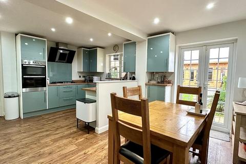 7 Wakehurst Drive, Northampton, NN4 0TN
