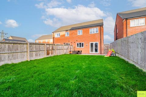 3 bedroom semi-detached house to rent, Chesterfield S45