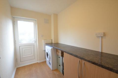 2 bedroom terraced house to rent, Ibstock Close, Winyates East, Redditch