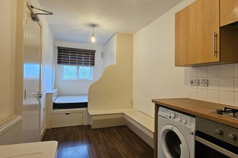 Studio to rent, Charles Grinling Walk, London, SE18