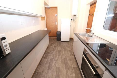 4 bedroom house to rent, Grasmere Street, Leicester