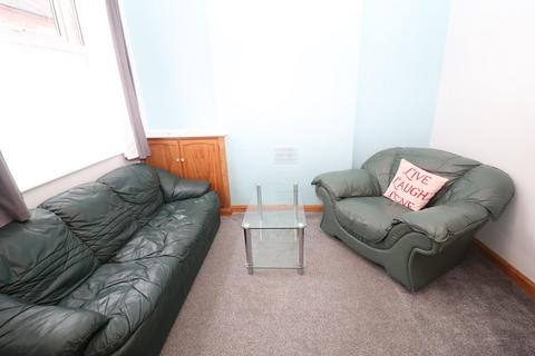 4 bedroom house to rent, Grasmere Street, Leicester