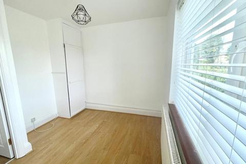 2 bedroom maisonette to rent, Ingleborough Street, Brixton, SW9 0DL