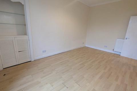 1 bedroom flat to rent, 78 2/R Clepington Road, ,