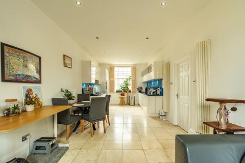 2 bedroom apartment for sale, Royal Drive, London N11