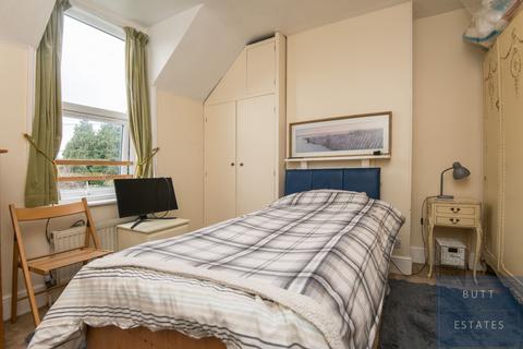 37 Sylvan Road, Exeter, EX4 6EY