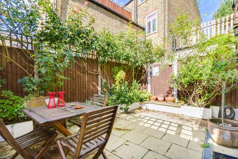 2 bedroom flat to rent, Wandsworth Common West Side, London SW18