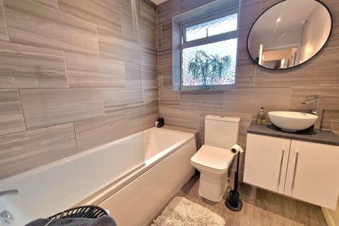 5 Aintree Close, Bedworth, CV12 8TQ