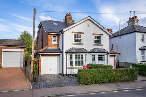 4 bedroom semi-detached house for sale, Lower Luton Road, Hertfordshire AL5