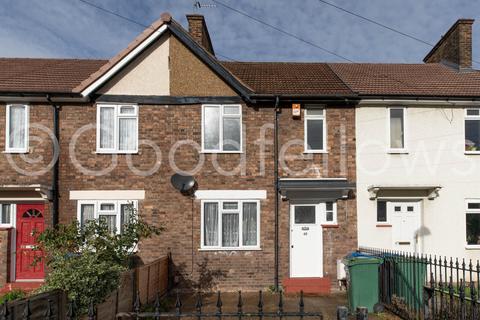 3 bedroom house to rent, Steers Mead, Surrey CR4