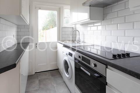 3 bedroom house to rent, Steers Mead, Surrey CR4