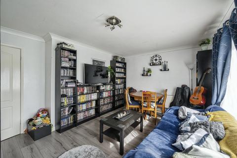 3 bedroom flat for sale, Goodison Boulevard, South Yorkshire DN4