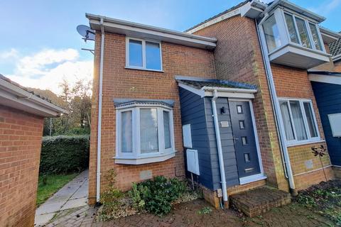 1 bedroom end of terrace house to rent, Catkin Close, Chatham ME5