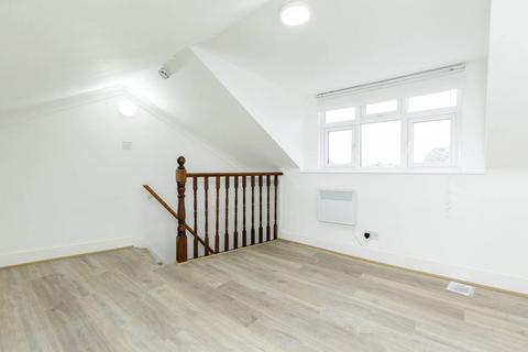 2 bedroom apartment to rent, NW10