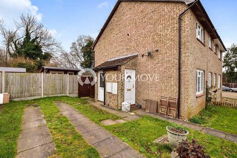 1 bedroom end of terrace house to rent, Tay Close, Kent ME5