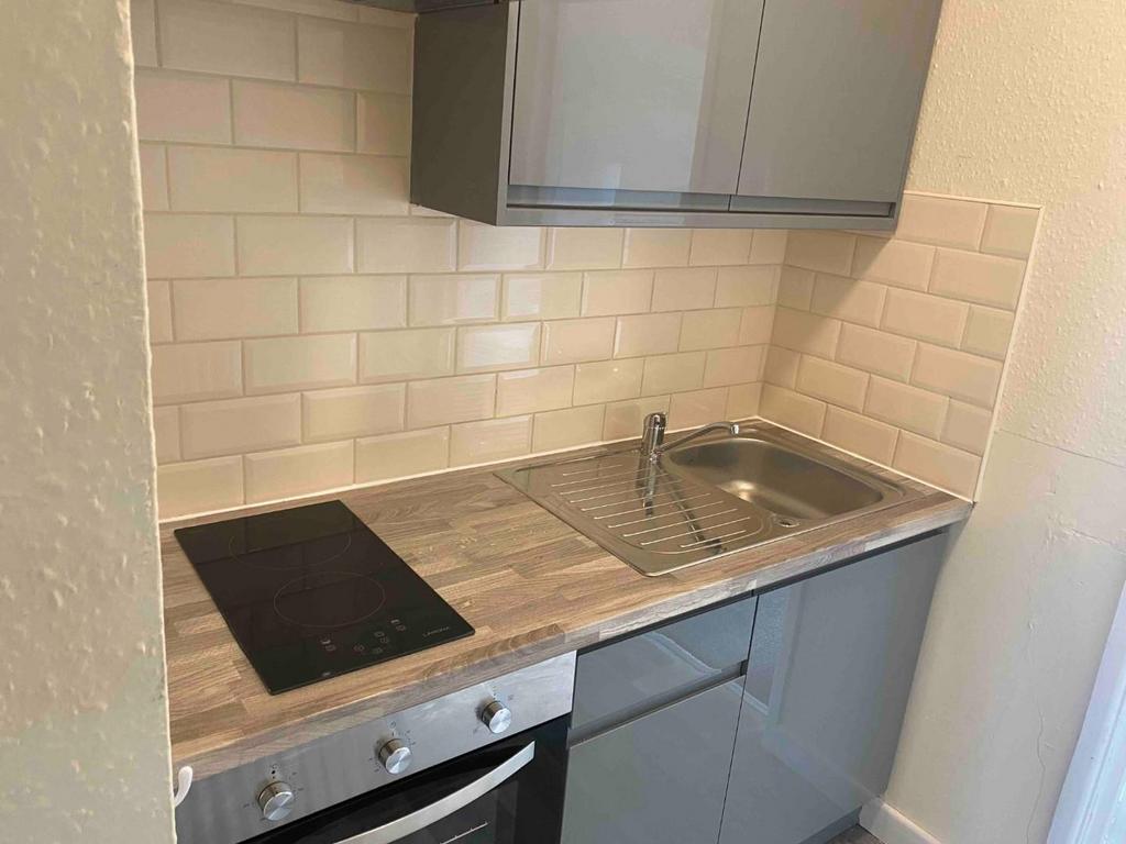South Road, Sheffield Studio to rent £595 pcm (£137 pw)
