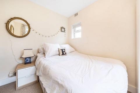 2 bedroom flat to rent, Abbeville Road, Abbeville Village, London, SW4