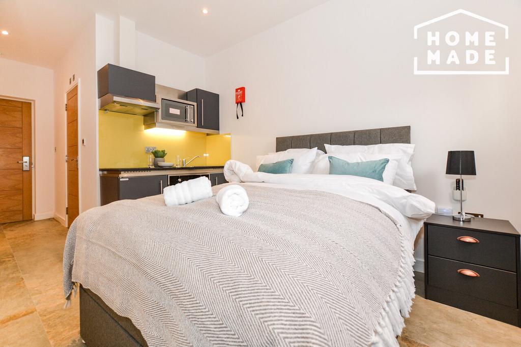 Clare Hall Manor, Hertfordshire, EN6 Studio to rent £1,106 pcm (£255 pw)