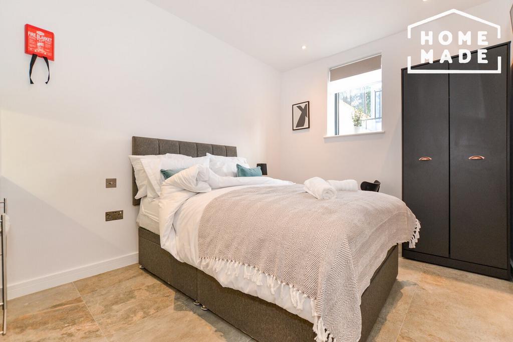 Clare Hall Manor, Hertfordshire, EN6 Studio to rent £1,106 pcm (£255 pw)