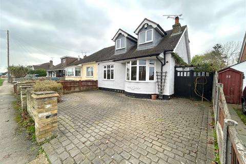 3 bedroom detached bungalow to rent, Woodham Road, Benfleet