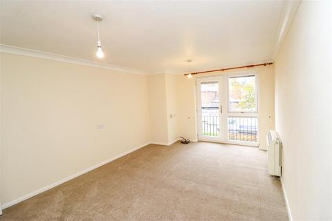 2 bedroom apartment for sale, Pinewood Court, Fleet GU51