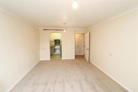 2 bedroom apartment for sale, Pinewood Court, Fleet GU51