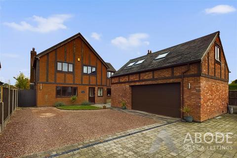 5 bedroom detached house for sale, Henhurst Hill, Burton-On-Trent DE13