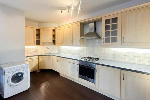 5 bedroom flat to rent, 4 Wyvill Court92 Botley RoadOxfordOxon