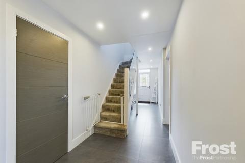 28 Ashview Gardens, Ashford, TW15 3RD