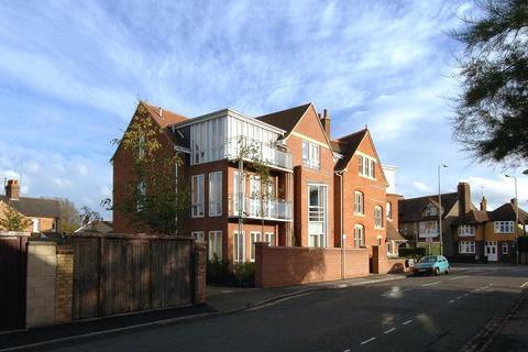 5 bedroom flat to rent, 2 Wyvill Court92 Botley RoadOxfordOxon