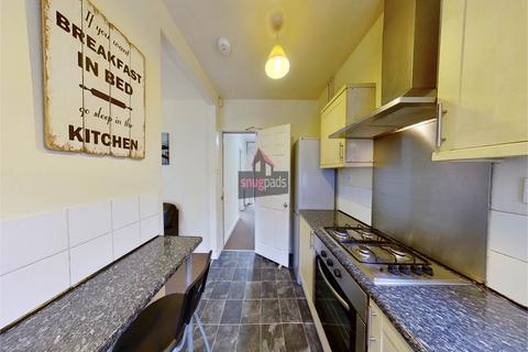 3 bedroom house to rent, Devonshire Road, Salford, Manchester