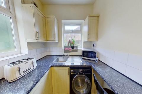 3 bedroom house to rent, Devonshire Road, Salford, Manchester