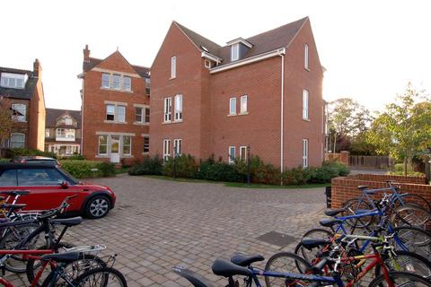 5 bedroom flat to rent, 3 Wyvill Court92 Botley RoadOxfordOxon