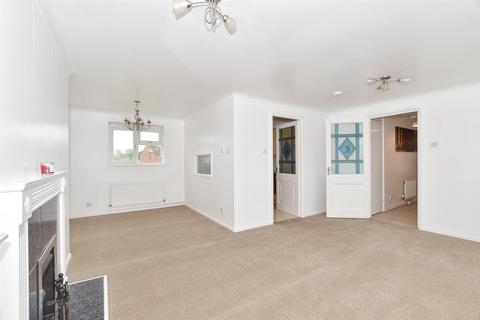 2 bedroom flat for sale, Capricorn Close, Crawley, West Sussex