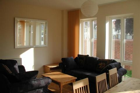 4 bedroom flat to rent, 6 Wyvill Court92 Botley RoadOxfordOxon