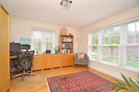 16 Berkeley Fields, Shrewsbury, SY3 8EJ