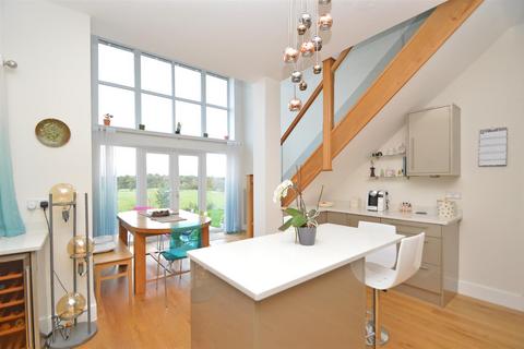 16 Berkeley Fields, Shrewsbury, SY3 8EJ