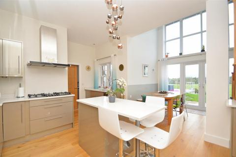 16 Berkeley Fields, Shrewsbury, SY3 8EJ