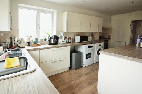 3 bedroom semi-detached house for sale, Eastfield Crescent, Leeds LS26