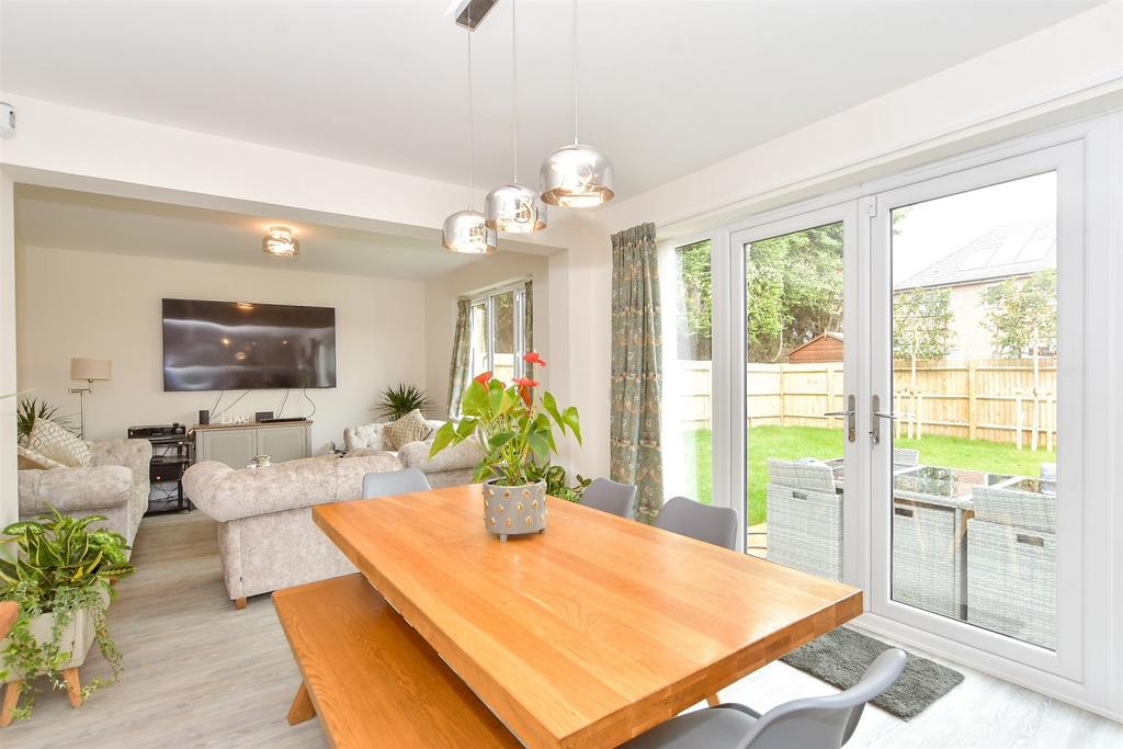 Kitchen/Dining Area