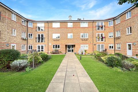 2 bedroom retirement property for sale, Nottage Crescent, Braintree, CM7