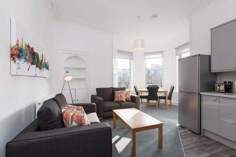 3 bedroom flat to rent, Harrison Gardens, Edinburgh, EH11