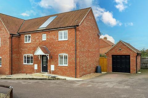 3 bedroom semi-detached house for sale, Carpenter Close, Wymondham, Norfolk, NR18