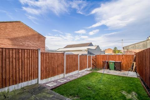 4 Gateways, Wakefield, WF1 2LZ